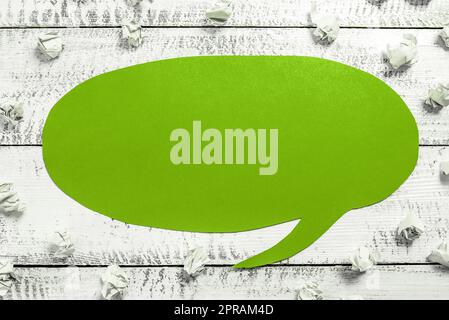 Speech Bubble With Important Informations Placed In Front Of Net. Dialogue Balloon With Crutial Announcements. Recent Messages Presented In Text Box. Stock Photo
