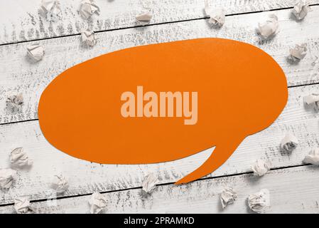 Speech Bubble With Important Informations Placed In Front Of Net. Dialogue Balloon With Crutial Announcements. Recent Messages Presented In Text Box. Stock Photo