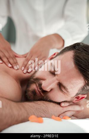 Back Neck Shoulder Massage - Zen SPA