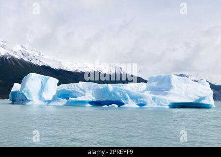 Navigation on Argentino lake, Patagonia landscape, Argentina Stock Photo