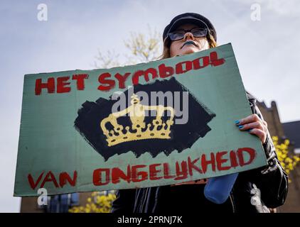 Rotterdam, Netherlands.   27/04/2023.  Demonstrators of the Republican Society prior to the celebration of King's Day in Rotterdam. The visit marks the tenth anniversary of Willem-Alexander's reign. ANP SEM VAN DER WAL netherlands out - belgium out/Alamy Live News Stock Photo