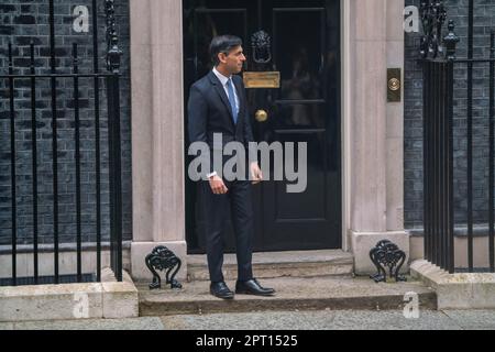 London UK. 27 April 2023. Italy Prime Minister Giorgia Meloni arrives at Downing Street to meet Rishi Sunak makes her first visit to the UK. Giorgia Melono is leader of Fratelli D'Italia (Brothers of Italy)  a national-conservative and right-wing populist political party and  the country's largest after the 2022 Italian general election.Credit: amer ghazzal/Alamy Live News Stock Photo