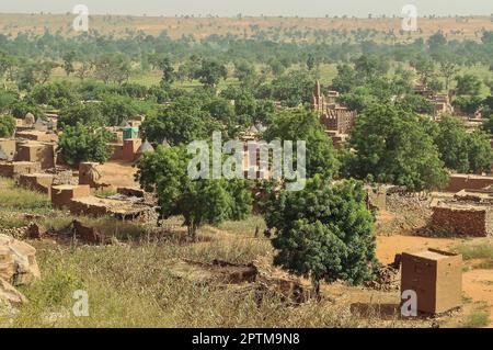 Nicolas Remene / Le Pictorium -  Ende Bandiagara region Dogon Country -  1/11/2010  -  Mali / Bandiagara / Teli  -  View of the village of Teli and th Stock Photo