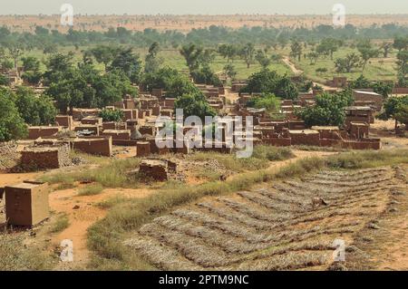 Nicolas Remene / Le Pictorium -  Ende Bandiagara region Dogon Country -  1/11/2010  -  Mali / Bandiagara / Teli  -  View of the village of Teli and th Stock Photo