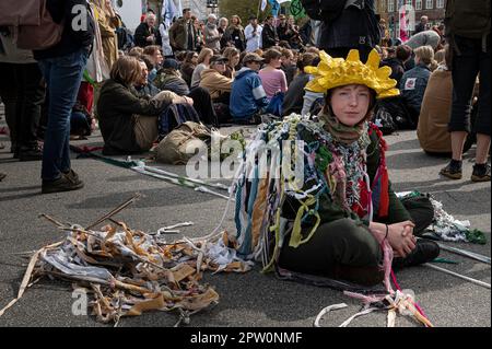 Copenhagen, Denmark, April 28, 20223. Liberate the earth. Extinction Rebellion demonstrates at Christiansborg for more protected nature and less industrial agriculture in Denmark. The protesters want to turn farmland into wild nature. (Credit Image: © Stig Alenäs/Alamy Live News) EDITORIAL USAGE ONLY! Not for Commercial USAGE! Credit: Stig Alenäs/Alamy Live News Stock Photo