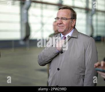Wunstorf, Deutschland. 28th Apr, 2023. Appeal for returnees by the Sudan evacuation association - deployment of the Bundeswehr at the air base in Wunstorf. Federal Defense Minister Boris Pistorius, SPD, Credit: dpa/Alamy Live News Stock Photo