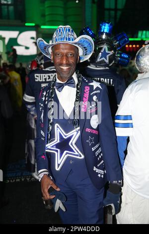 Los Angeles Rams fans tailgate before an NFL football game against the  Dallas Cowboys, Sunday, Oct. 9, 2022, in Inglewood, Calif. (AP Photo/Marcio  Jose Sanchez Stock Photo - Alamy