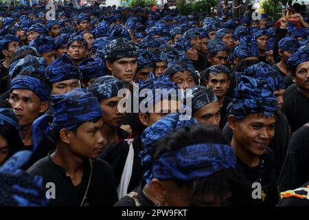 Serang, Banten, Indonesia. 29th Apr, 2023. Baduy people participate in a series of Seba Baduy traditional ceremonies in Serang, Banten. The Seba Baduy tradition is a series of annual traditions of the Baduy people in conveying their aspirations as well as making friends with the local government, as well as a form of gratitude for the abundant harvest. (Credit Image: © Angga Budhiyanto/ZUMA Press Wire) EDITORIAL USAGE ONLY! Not for Commercial USAGE! Credit: ZUMA Press, Inc./Alamy Live News Stock Photo