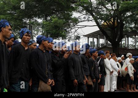 Serang, Banten, Indonesia. 29th Apr, 2023. Baduy people participate in a series of Seba Baduy traditional ceremonies in Serang, Banten. The Seba Baduy tradition is a series of annual traditions of the Baduy people in conveying their aspirations as well as making friends with the local government, as well as a form of gratitude for the abundant harvest. (Credit Image: © Angga Budhiyanto/ZUMA Press Wire) EDITORIAL USAGE ONLY! Not for Commercial USAGE! Credit: ZUMA Press, Inc./Alamy Live News Stock Photo