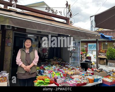 The corner store that sells nostalgic Korean snacks in 'Penguin