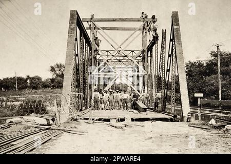 Bridge Building early 1900s, Truss Bridge, Bridge Construction, Workers Stock Photo