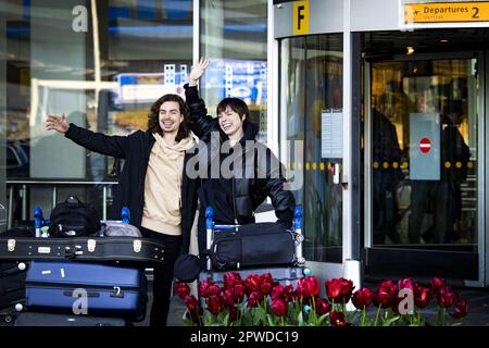 SCHIPHOL - The Dutch delegation for the Eurovision Song Contest Mia Nicolai and Dion Cooper are waved goodbye at Schiphol. The two artists will represent the Netherlands on May 9 in the first semifinal during the Eurovision Song Contest in Liverpool. ANP RAMON VAN FLYMEN netherlands out - belgium out Credit: ANP/Alamy Live News Stock Photo