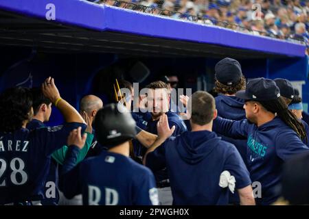 Cal Raleigh, Teoscar Hernández lead Mariners to seventh straight win