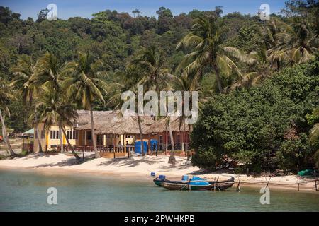 Small resort complex on the beach, Bamboo Resort, near Gian dhow, Phu Quoc island, Vietnam Stock Photo