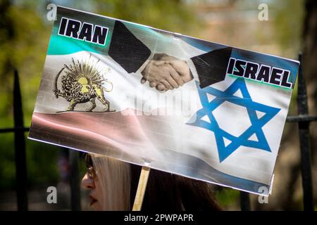 After the historic visit of Iran's Crown Prince, Reza Pahlavi, to Israel, a group of British Iranians favouring the monarchy gathered at the Israeli E Stock Photo