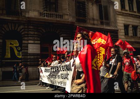 Barcelona, Spain. 1st May, 2023. Communists demonstrate for the working class marching through Barcelona at labor day. Credit: Matthias Oesterle/Alamy Live News Stock Photo