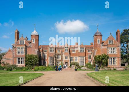 Kentwell Hall Suffolk, view in summer of Kentwell Hall - a well preserved  mid-16th century country house in Long Melford, Suffolk, England, UK Stock Photo