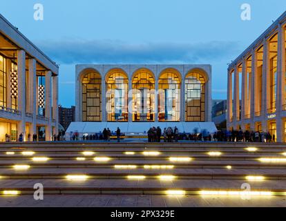 Lincoln Center at dawn: View of David H. Koch Theater, Metropolitan Opera House and David Geffen Hall, around Josie Roberson Plaza Stock Photo