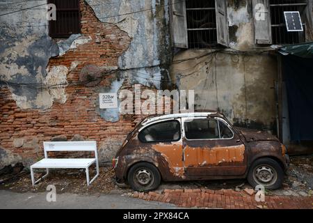 Walking through the historical neighborhood of Talat Noi in Bangkok, Thailand. Stock Photo