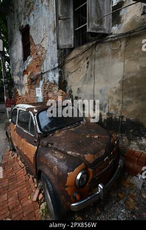 Walking through the historical neighborhood of Talat Noi in Bangkok, Thailand. Stock Photo