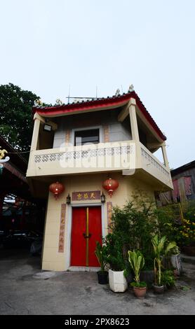 Walking through the historical neighborhood of Talat Noi in Bangkok, Thailand. Stock Photo