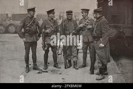 World War I. French and British comrades. 1914 Rouen is, in France, the first base of the British army and will remain one of its main bases. Between French soldiers and English soldiers, a cordial camaraderie is immediately established. Stock Photo