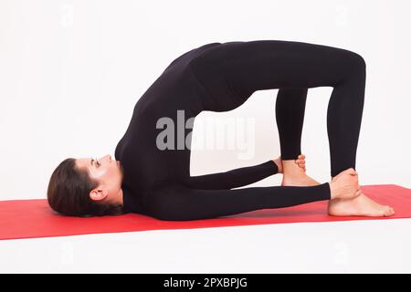 Yoga with Kassandra: How to do Ardha Chakrasana - 42Yogis