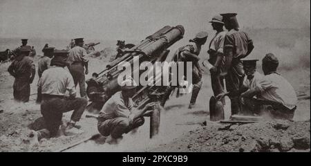 World War I. Between Seddul-Bahr and Krithia. British artillery in action in front of Krithia. 1914-1918 Stock Photo