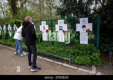 commemorative crosses for victims of the Berlin Wall on Ebertstrasse near Reichstag building, people were shot or died in other ways while trying to f Stock Photo