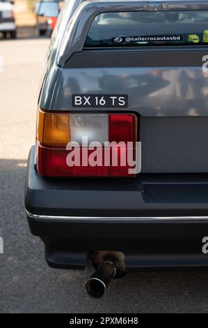 402-444 TRIPLE9 1/43 シトロエン BX 16 TRS detail-of-a-nice-classic-