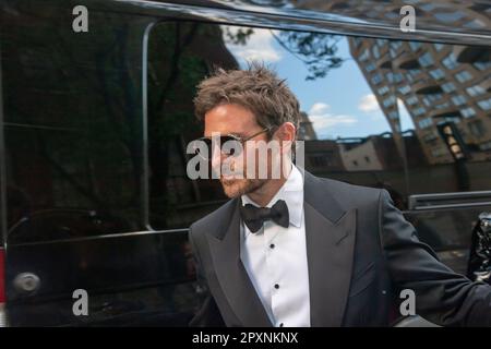 New York, United States. 01st May, 2023. NEW YORK, NEW YORK - MAY 01: Bradley Cooper departs The Pierre Hotel for 2023 Met Gala on May 01, 2023 in New York City. Credit: SOPA Images Limited/Alamy Live News Stock Photo
