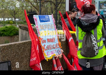 London,uk, 2nd may, 2023 unite union protest outside st Thomas Hospital   Credit Richard Lincoln/Alamy Live News Stock Photo