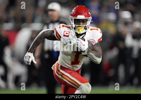 Kansas City Chiefs running back Jerick McKinnon runs the ball during NFL  football training camp Friday, Aug. 4, 2023, in St. Joseph, Mo. (AP  Photo/Charlie Riedel Stock Photo - Alamy