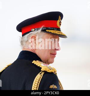 His Majesty the King inspects the 200th Sovereign's Parade at Royal Military Academy, Sandhurst.  His Majesty The King inspects the 200th Sovereign's Stock Photo