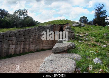 Tholos tomb of Atreus or Agamemnon in the ancient Greek city Mycenae, Peloponnese Greece Stock Photo