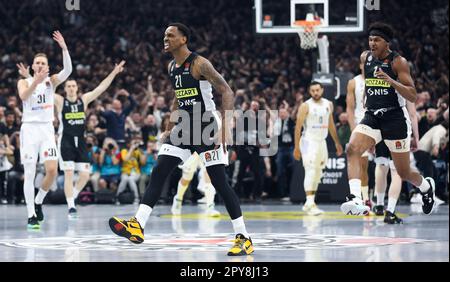 Belgrade, Serbia, 4 May 2023. James Nunnally of Partizan Mozzart Bet  Belgrade talks to his teammates after the defeat during the Play Offs Game 4  - 2022/2023 Turkish Airlines EuroLeague match between
