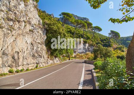 Curving roadway along the Amalfi Coast in Italy. Stock Photo