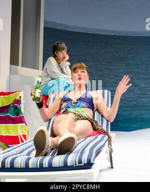 l-r: Tamsin Greig (Hilary), Doon Mackichan (Frances) in JUMPY by April de Angelis at the Jerwood Theatre Downstairs, Royal Court Theatre, London SW1  19/10/2011  design: Lizzie Clachan  lighting: Peter Mumford  director: Nina Raine Stock Photo