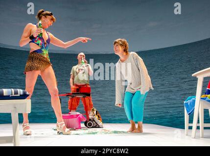 l-r: Doon Mackichan (Frances), Ewan Stewart (Mark), Tamsin Greig (Hilary) in JUMPY by April de Angelis at the Jerwood Theatre Downstairs, Royal Court Theatre, London SW1  19/10/2011 design: Lizzie Clachan  lighting: Peter Mumford  director: Nina Raine Stock Photo