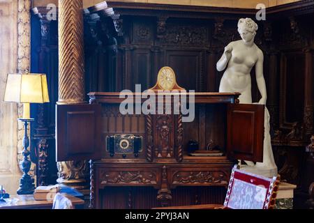 Living room at Hearst Castle, built by William Randolph Hearst - San Simeon,  California Stock Photo