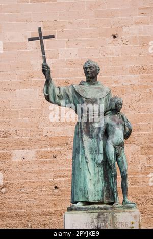 escultura de fray Junípero Serra Ferrer, nacido como Miquel Josep Serra i Ferrer ,Petra, Mallorca, 24 de noviembre de 1713 - Monterrey, California, 28 Stock Photo