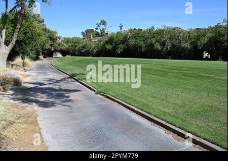 Picture of Luxury residential area Lawn and golf course in the middle of Las Vegas ...