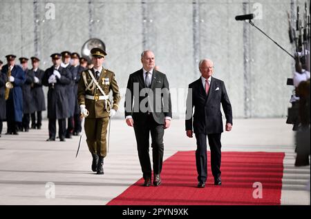 TARTU 20230504King Carl Gustaf and Estonian President Alar Karis at the farewell ceremony after the visit to the Estonian National Museum in Tartu, Es Stock Photo