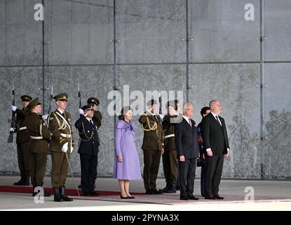 TARTU 20230504King Carl Gustaf, Estonian President Alar Karis' Queen Silvia and Estonian First Lady Sirje Karis at the farewell ceremony after the vis Stock Photo