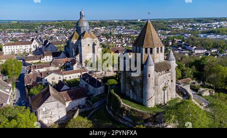 Aerial view of the Tour César ('Caesar tower') in Provins, a medieval city in Seine et Marne, France - Octagonal dungeon with a square base on top of Stock Photo