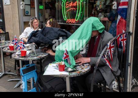 London, uk, 4 May 2023  Royal photographers file images from Bar Italia. Prince William and his wife Kate Middleton, the Prince and Princess of Wales visit the Dog & Duck pub in Soho. Credit: JOHNNY ARMSTEAD/Alamy Live News Stock Photo