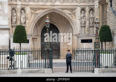 London, UK. 4th May, 2023. Coronation preparations at Westminster Abbey. Credit: JOHNNY ARMSTEAD/Alamy Live News Stock Photo