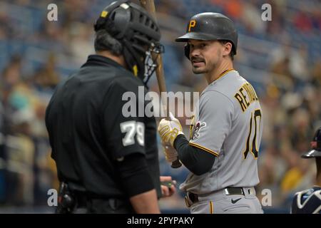 Manny González's journey: From hobby to MLB's first Venezuelan umpire