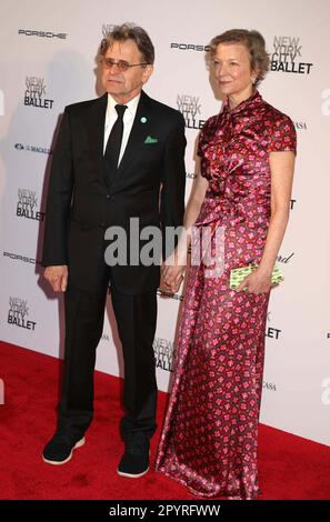 May 4, 2023, New York City, New York, USA: Actor/choreographer MIKHAIL BARYSHNIKOV and his wife LISA RINEHART seen at the New York City Balletâ€™s 2023 Spring Gala held at the David H. Koch Theater at Lincoln Center Plaza. (Credit Image: © Nancy Kaszerman/ZUMA Press Wire) EDITORIAL USAGE ONLY! Not for Commercial USAGE! Stock Photo