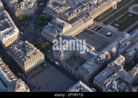 FRANCE. PARIS (75) 1ST DISTRICT. AERIAL VIEW OF THE COUNCIL OF STATE AND THE ROYAL PALACE DISTRICT Stock Photo